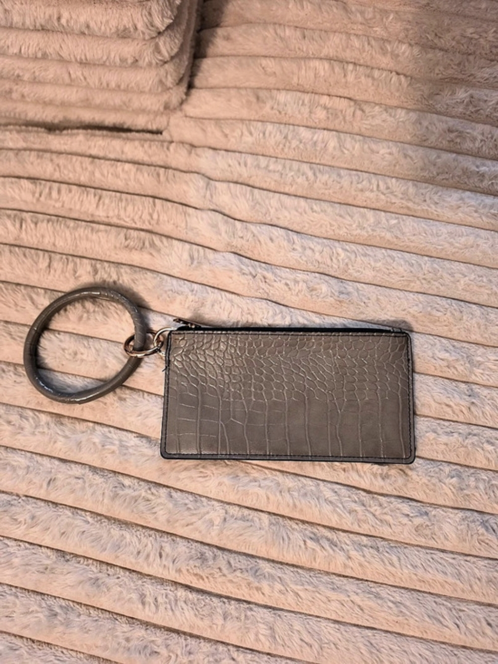 Gray Croc-Embossed Bangle Keychain Wallet